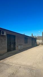 Laboratorio magazzino commerciale