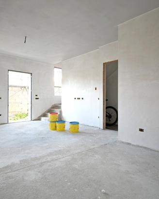 Bi-livelli con cortile privato
