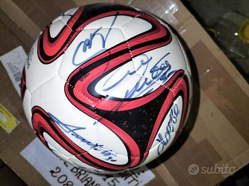 PALLONE AUTOGRAFATO 