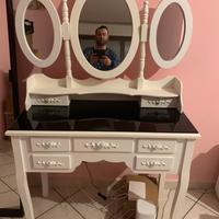 Mobile toilette make up