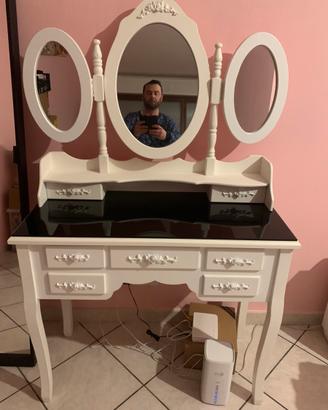 Mobile toilette make up