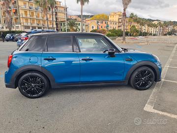 MINI COOPERi
