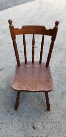 Sedia vintage in legno stile country