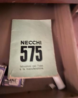 macchina da cucire Necchi 575