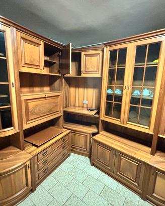 Parete attrezzata classica in legno con vetrinette