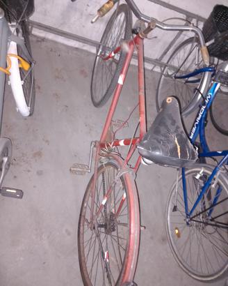 Bici uomo ruota da aggiustare