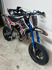 Pit bike