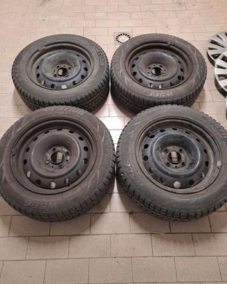 Cerchi più gomme invernali 195/60 R15