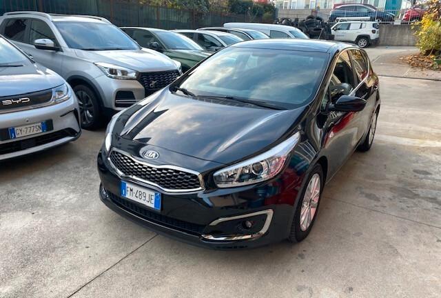 Kia Ceed cee'd 1.6 GDI 5 porte Cool