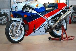 Honda VFR750R 1988 da collezione RC 30 RC30