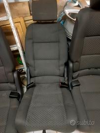 sedili posteriori touran