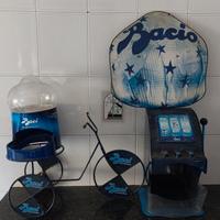 baci Perugina,bottiglie Mumm e Dom Perignon