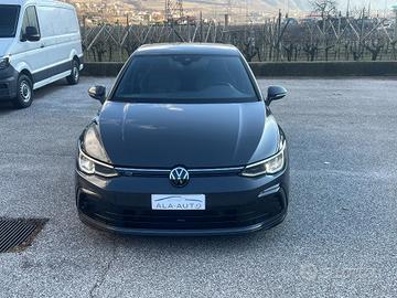 VOLKSWAGEN Golf 1.5 TSI R-Line