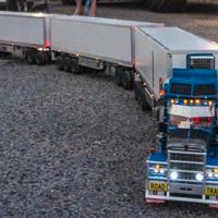 Camion radiocomandato Kenworth 1/14