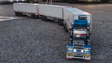 Camion radiocomandato Kenworth 1/14