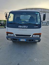 Autocarro isuzu