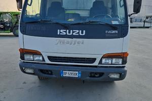 Autocarro isuzu