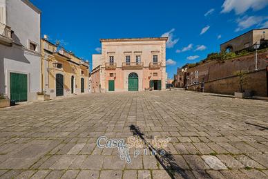 Originale palazzo di pregio