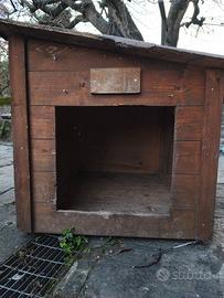 Cuccia in legno per cani