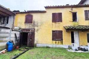 IOLO - CASOLARE DA RISTRUTTURARE