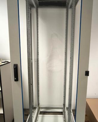 Armadio Rack 19" 42U Completo con Pareti e Porta