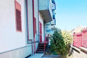 Bottega 50 mq con deposito 70 mq e giardinetto