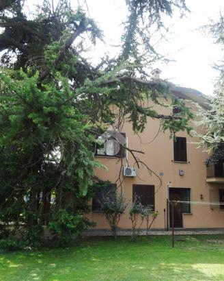 VILLA SINGOLA A PESSANO CON BORNAGO