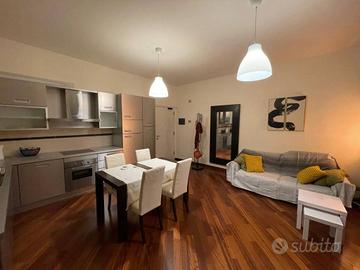 Appartamento di 55 m² con 2 locali e box auto a Mi