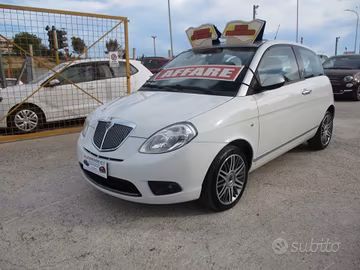 Lancia Ypsilon 1.2 Versus PARI AL NUOVO