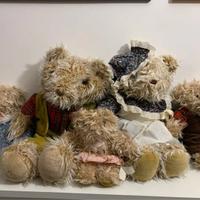 Famiglia di 5 orsi di peluche