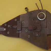 Pesci in legno con materiali riciclati