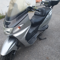 Suzuki burgman 250