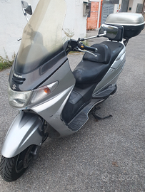 Suzuki burgman 250