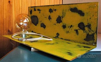 LAMPADA A MENSOLA IN FERRO ANTICATO