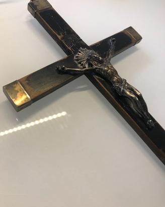 Crocifissi antichi