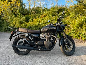 Triumph Bonneville T120 Black