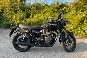 Triumph Bonneville T120 Black