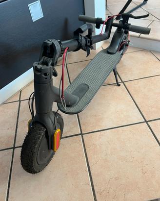 Monopattino elettrico Xiaomi M365