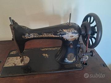 maccgina da cucire antica SINGER