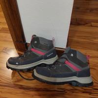 Scarponi montagna waterproof misura 35