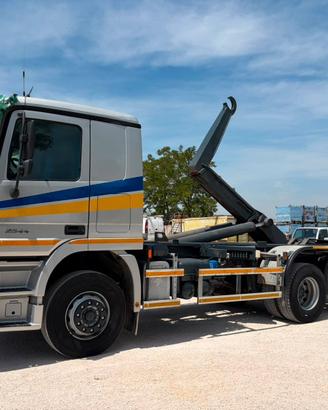 Camion Mercedes Actros 2544 MP2 Scarr