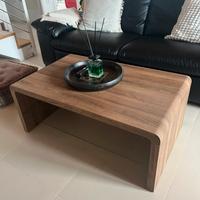 Tavolino effetto rovere con ripiano in vetro