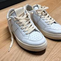 Saint sneakers 39