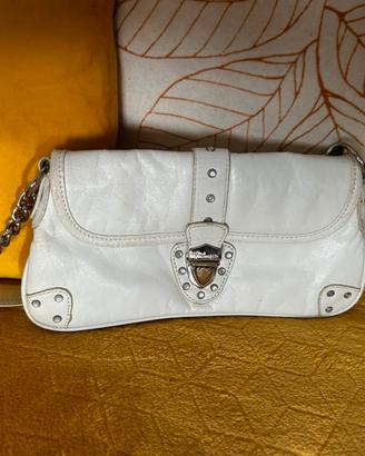 Borsa bianca vera elle borchiata con catenella