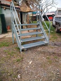 scaletta con ruote 