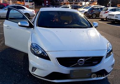 VOLVO V40 D2 1.6 R-design Kinetic