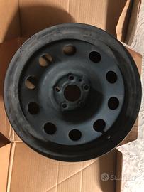 4 Cerchi in ferro Alfa 147 e copricerchi Nuovi