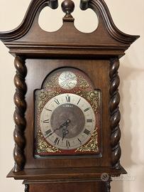 Orologio a pendolo a cassa lunga