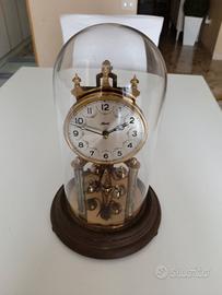 Orologio da tavolo a torsione 