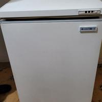 Congelatore piccolo a pozzetto